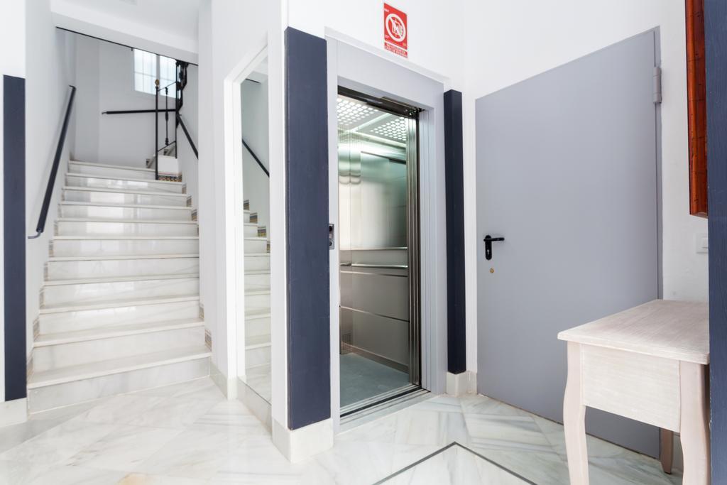 Hostly Acetres 1A Loft In City Center, Comunal Terrace, Fibre,Parking Optional Seville Exterior photo